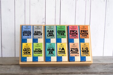 Teebar aus Holz für 8-12 Sorten: 27 x 48 x 85 cm | © SONNENTOR